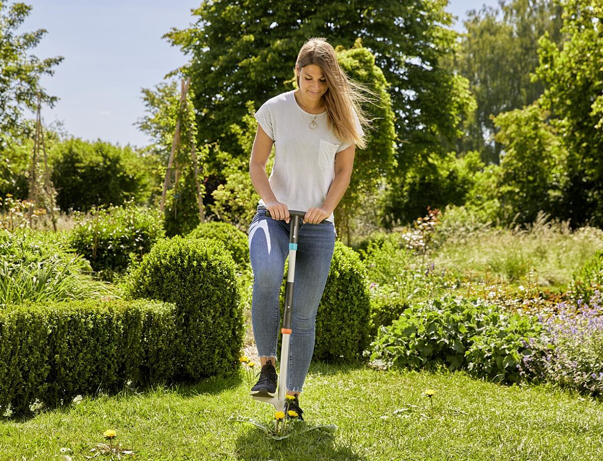 GARDENA_PA_Neujahrsvorsätze_Unkrautstecher