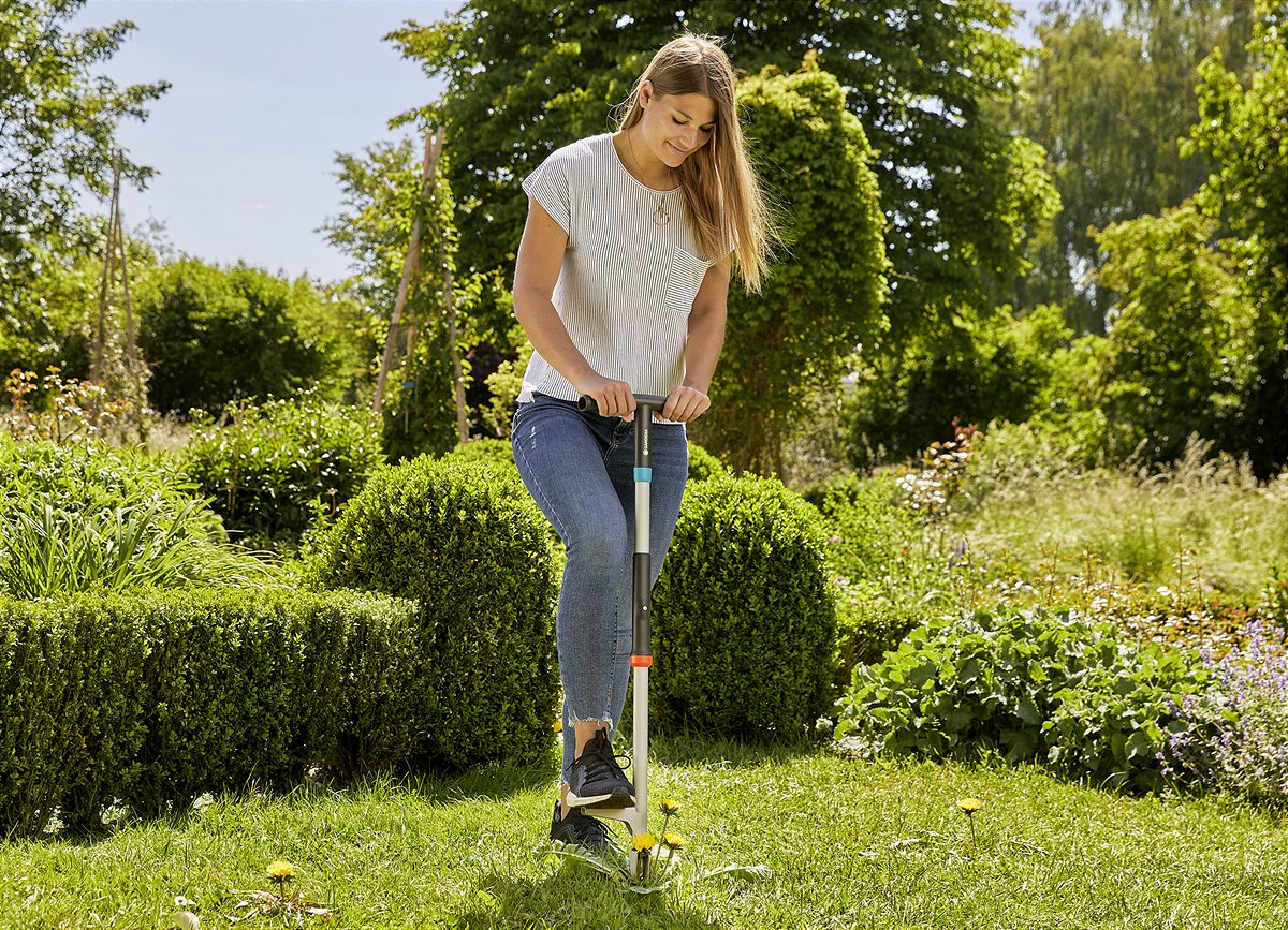 The new GARDENA Weed Removal tools