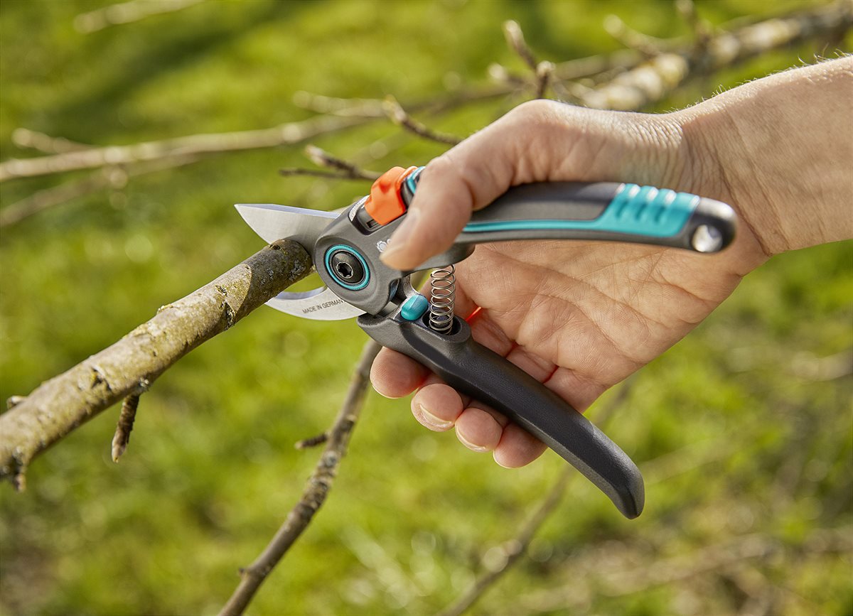 GARDENA Sécateur Gardena ExpertCut 01
