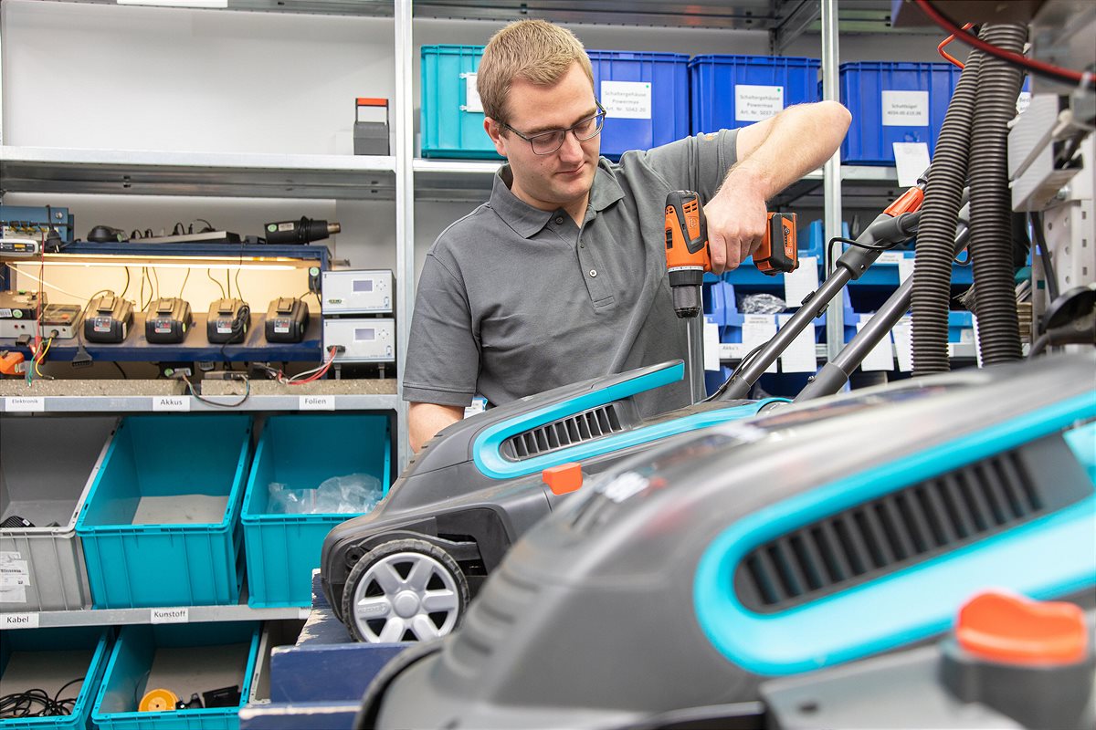 Repairability: Lawnmowers in the green range at Gardena