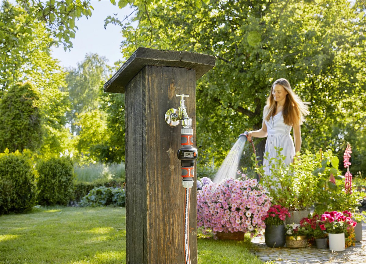 Watering the garden with own water reserves - GARDENA