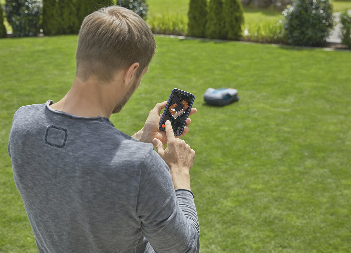 Robot tondeuse smart SILENO GARDENA avec la technologie LONA