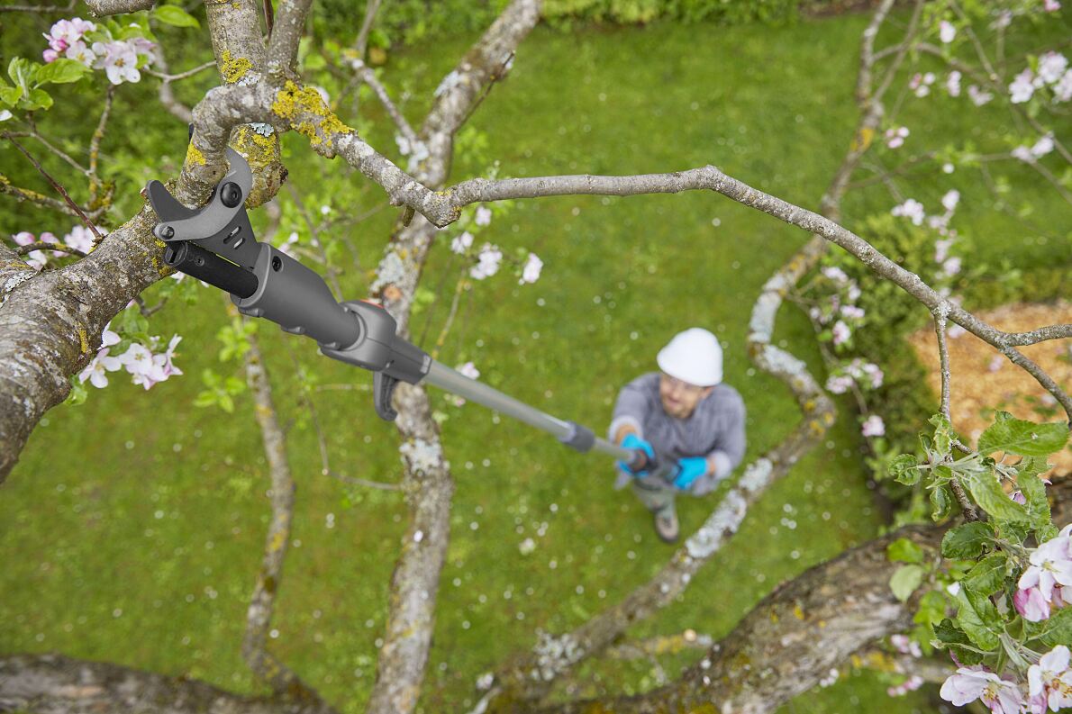 GARDENA Akku-Teleskop-Baumschere HighCut 36018V P4A