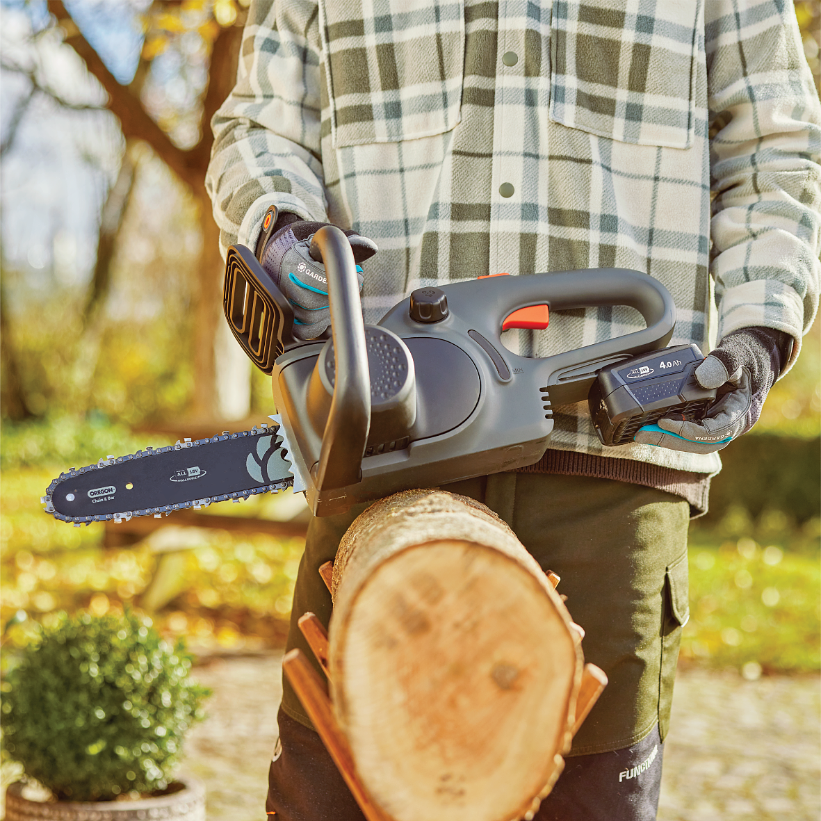 Battery Chainsaw 25018V P4A SOLO